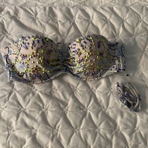 Victoria’s Secret -The Flirt Bandeau Petunia Paisley Embellished swim top 32B